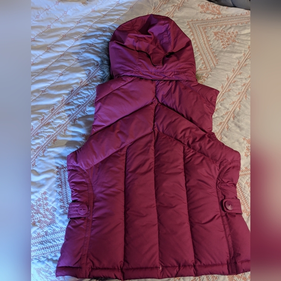 Women's Puffer Vest - Picture 4 of 6